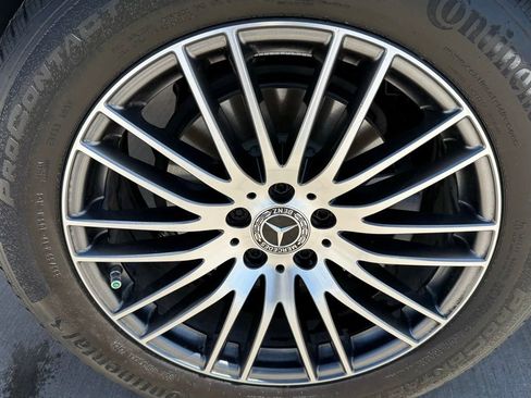 Used 2025 Mercedes-Benz GLC 300 image 11