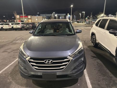 Used 2018 Hyundai Tucson SEL image 2