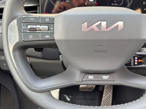 Used 2026 Kia EV9 GT-Line AWD/4WD image 23
