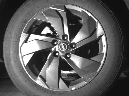 Used 2025 Nissan Rogue SV FWD image 18