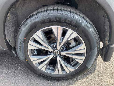 Used 2021 Nissan Rogue SV w/ Premium Package AWD/4WD image 12