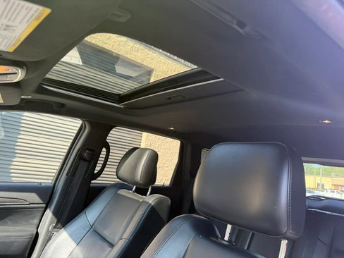Used 2018 Jeep Grand Cherokee Limited RWD image 24