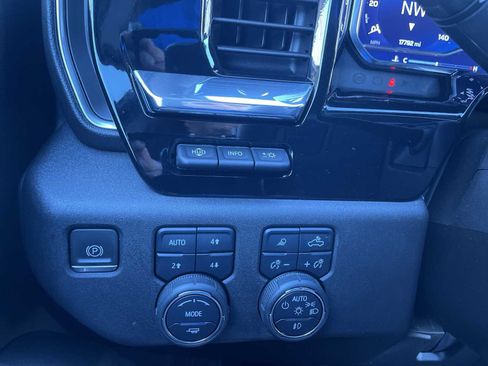 Used 2024 Chevrolet Silverado 2500 LTZ w/ LTZ Premium Package image 17