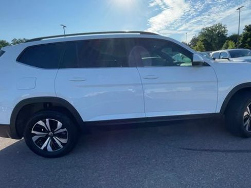Used 2024 Volkswagen Atlas SE AWD/4WD image 9