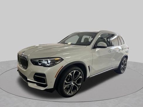 Used 2022 BMW X5 sDrive40i w/ Parking Assistance Package RWD image 1