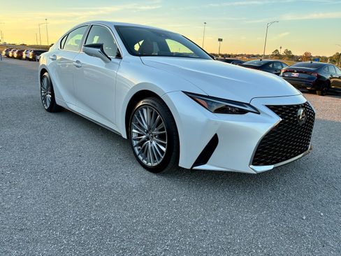 Used 2023 Lexus IS 300 AWD w/ Premium Package image 8
