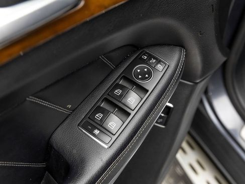 Used 2014 Mercedes-Benz GL 550 4MATIC image 31