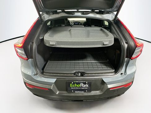 Used 2023 Volvo C40 P8 Recharge Ultimate w/ Protection Package Premier AWD/4WD image 31