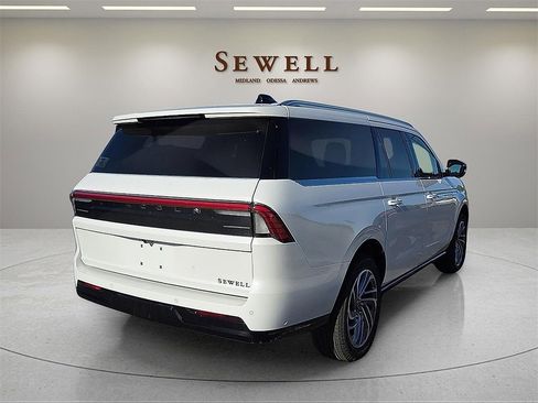 New 2025 Lincoln Navigator L Reserve image 4