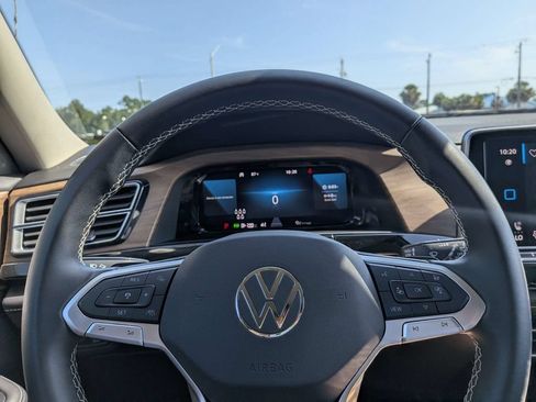 Used 2026 Volkswagen Atlas SE FWD image 21