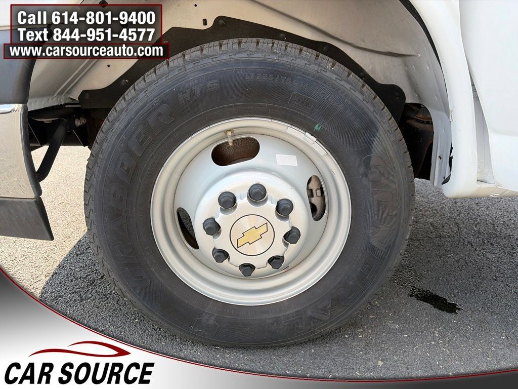 Used 2023 Chevrolet Express 4500 w/ Ambulance Package RWD image 18