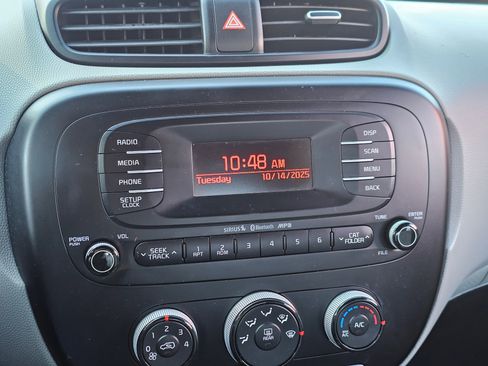 Used 2014 Kia Soul image 19