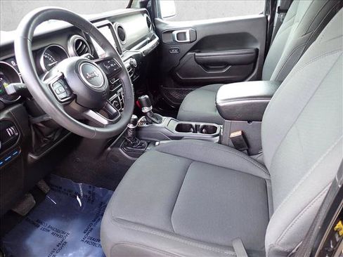 Used 2023 Jeep Wrangler Unlimited w/ Cold Weather Group AWD/4WD image 9