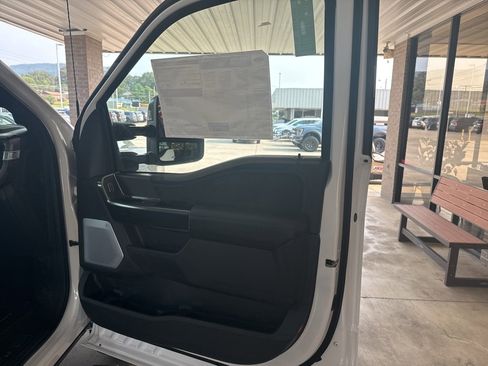 New 2026 Ford F250 Platinum image 22