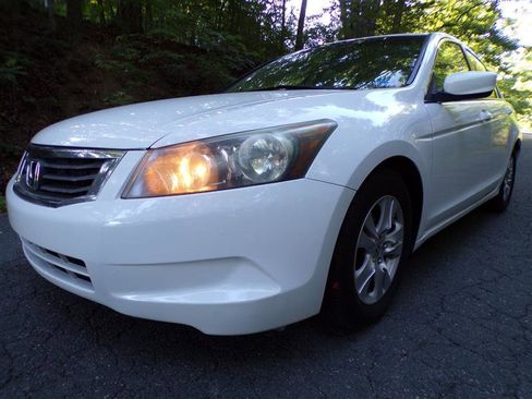 Used 2009 Honda Accord LX-P image 4