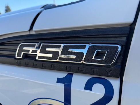 Used 2015 Ford F550 2WD Regular Cab Super Duty image 21