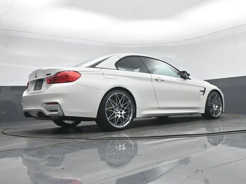Used 2017 BMW M4 Convertible image 54