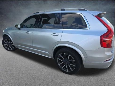 Used 2018 Volvo XC90 T6 Momentum w/ Convenience Package AWD/4WD image 5