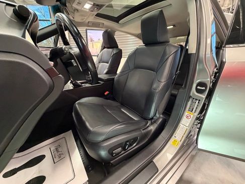 Used 2019 Lexus ES 300h 300h Luxury w/ Premium Package image 7