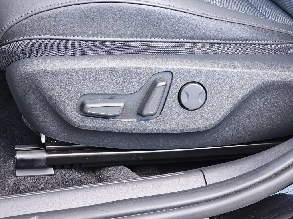 Certified 2023 Kia Niro Wind w/ Wind Preserve Package FWD image 36