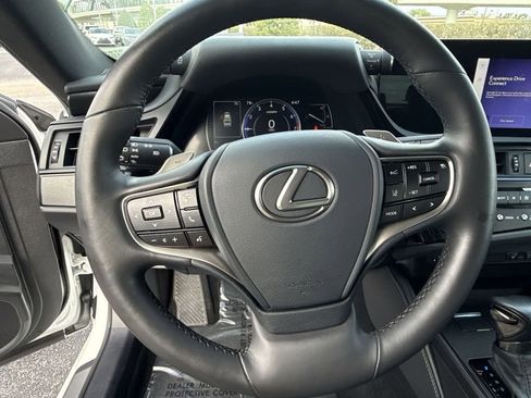 Used 2025 Lexus ES 350 w/ Premium Package image 21