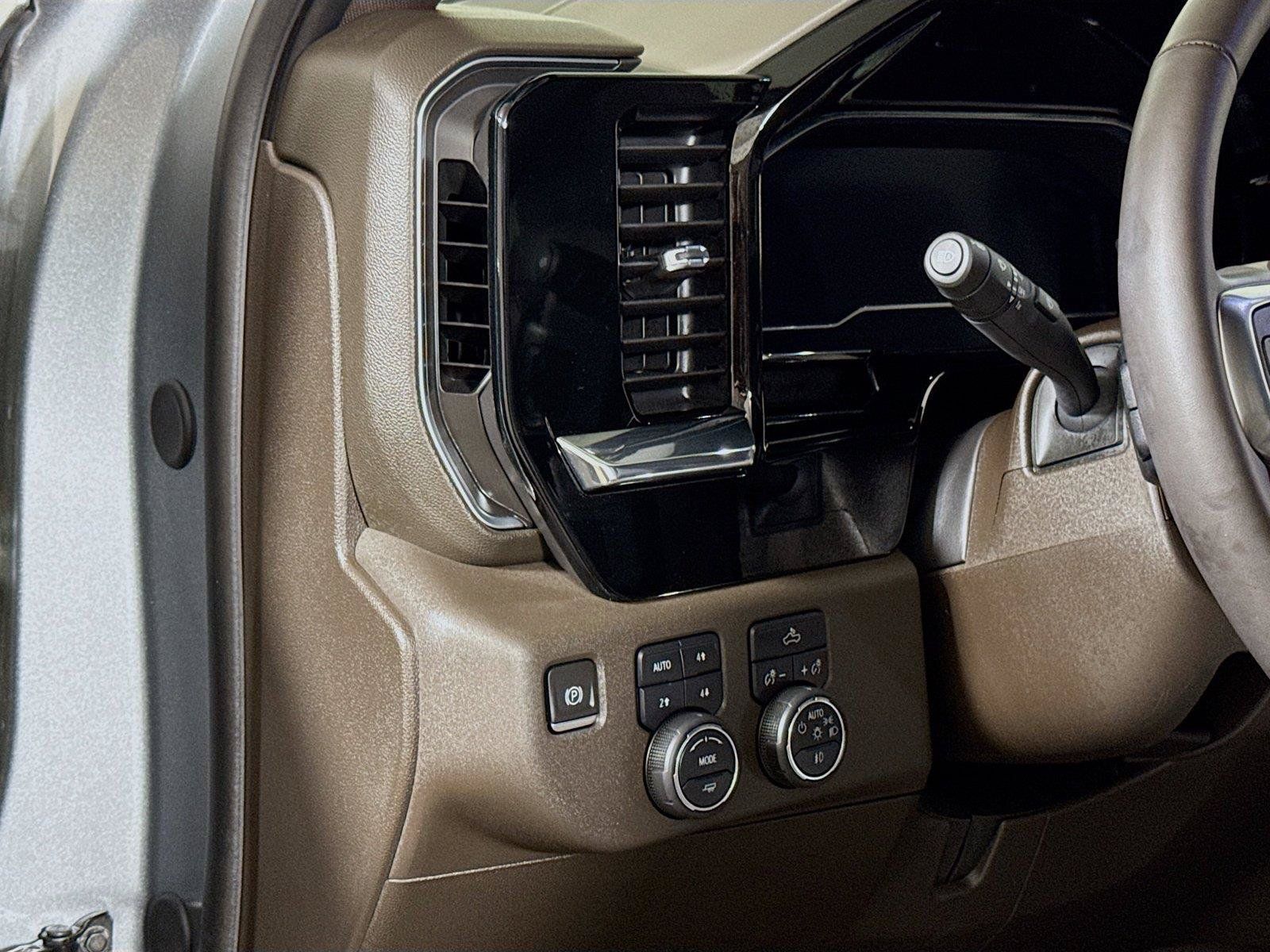 Used 2024 Chevrolet Silverado 1500 LT Trail Boss w/ Convenience Package II AWD/4WD image 8