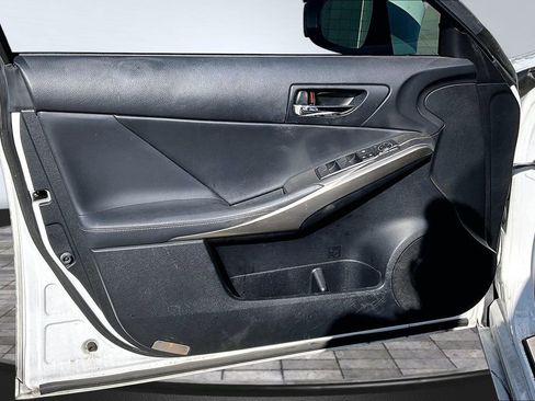 Used 2016 Lexus IS 200t RWD image 13