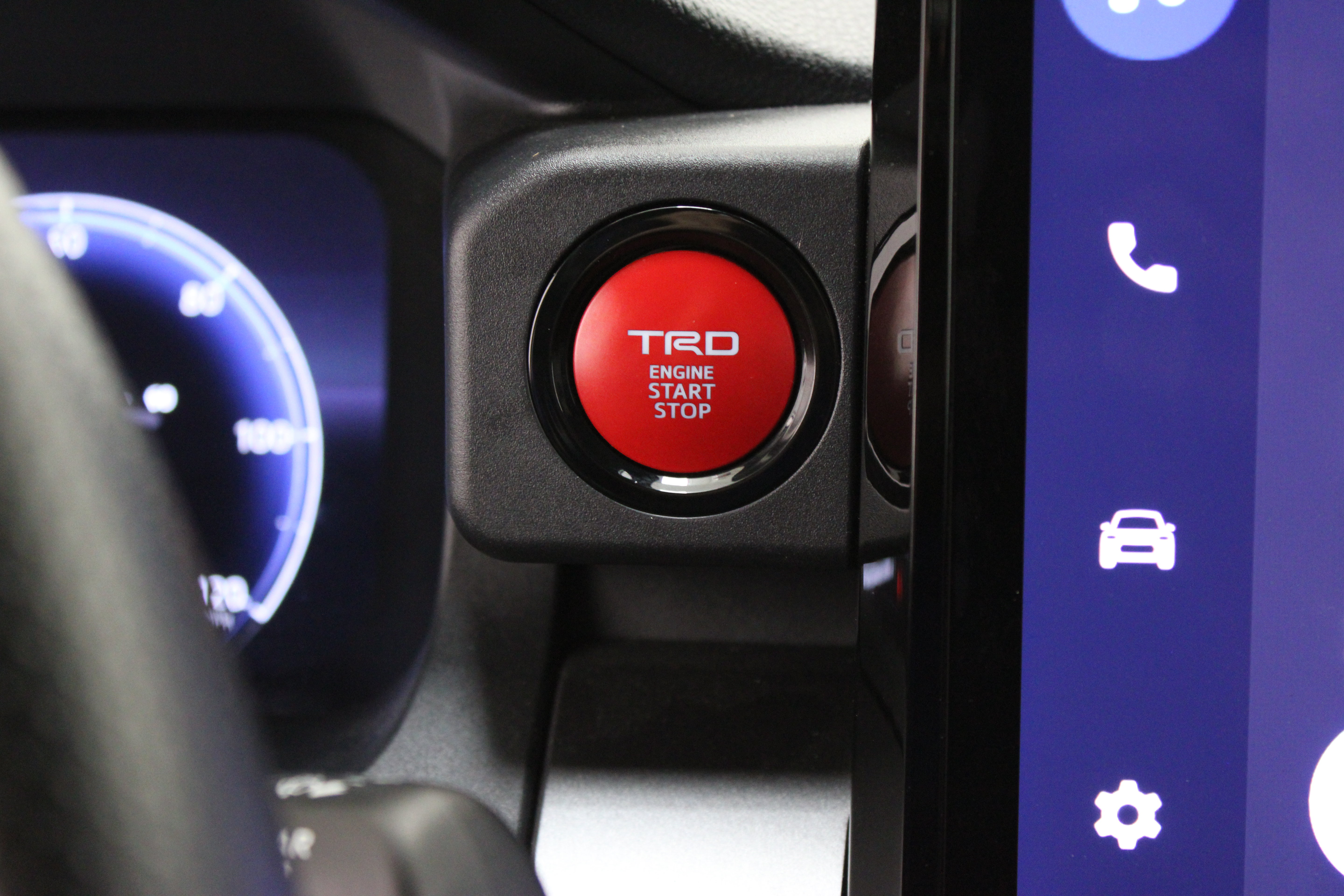Used 2025 Toyota 4Runner TRD Off-Road Premium w/ Tow Technology Package AWD/4WD image 18