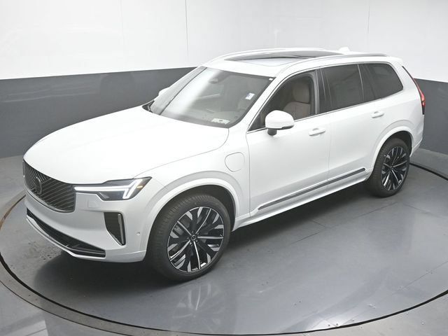 Used 2026 Volvo XC90 T8 Plus w/ Protection Package Premier AWD/4WD image 46