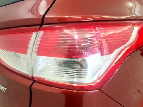 Used 2016 Ford Escape SE FWD image 40