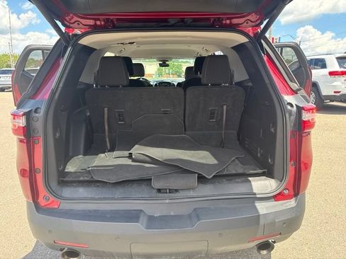 Used 2018 Chevrolet Traverse LT w/ LPO, Floor Liner Package AWD/4WD image 12