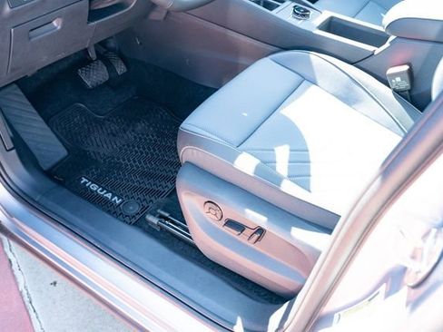 New 2026 Volkswagen Tiguan SE FWD image 29