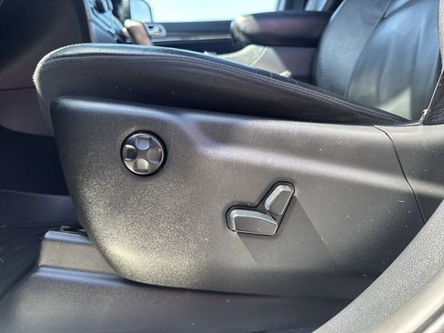 Used 2020 Jeep Grand Cherokee Limited image 16