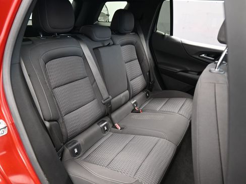 Used 2025 Chevrolet Equinox LT image 42