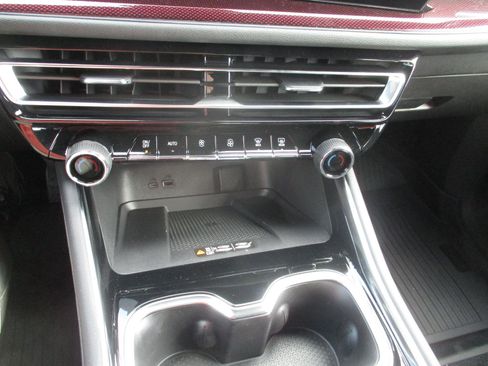 New 2026 Chevrolet Traverse RS w/ LPO, Floor Liner Package image 18