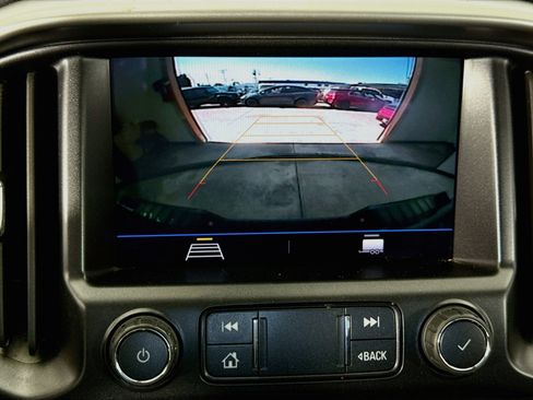 Used 2022 Chevrolet Colorado LT w/ LT Convenience Package RWD image 15