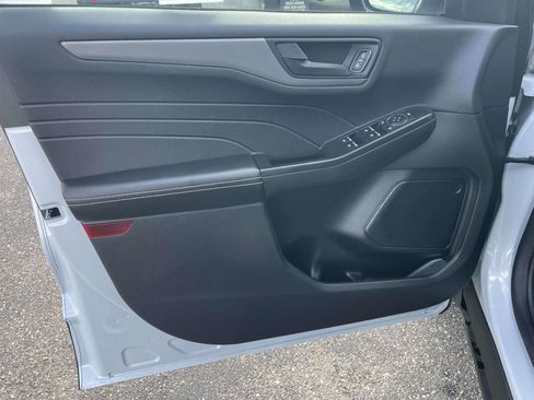 Used 2025 Ford Escape Active image 17