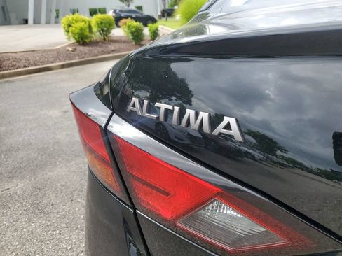 Certified 2025 Nissan Altima 2.5 S FWD image 4