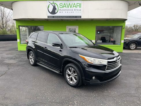 Used 2015 Toyota Highlander Plus AWD/4WD image 1
