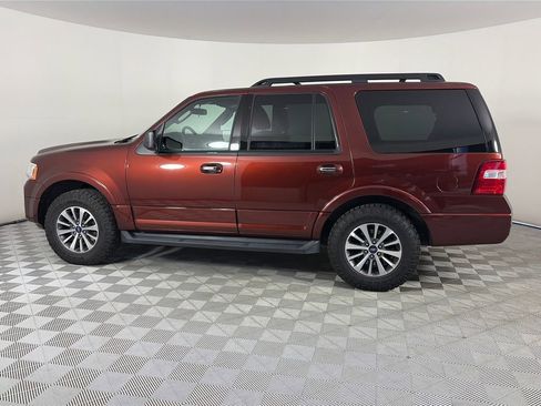 Used 2017 Ford Expedition XLT w/ Equipment Group 202A image 4