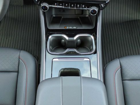 New 2026 Chevrolet Traverse RS FWD image 6