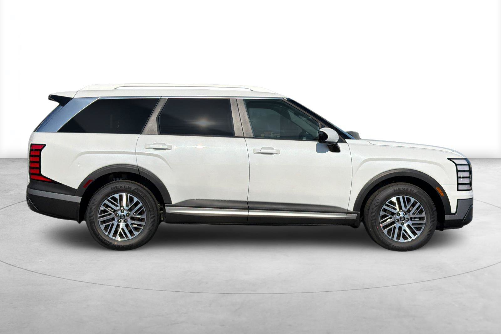 Used 2026 Hyundai Palisade SEL FWD image 9