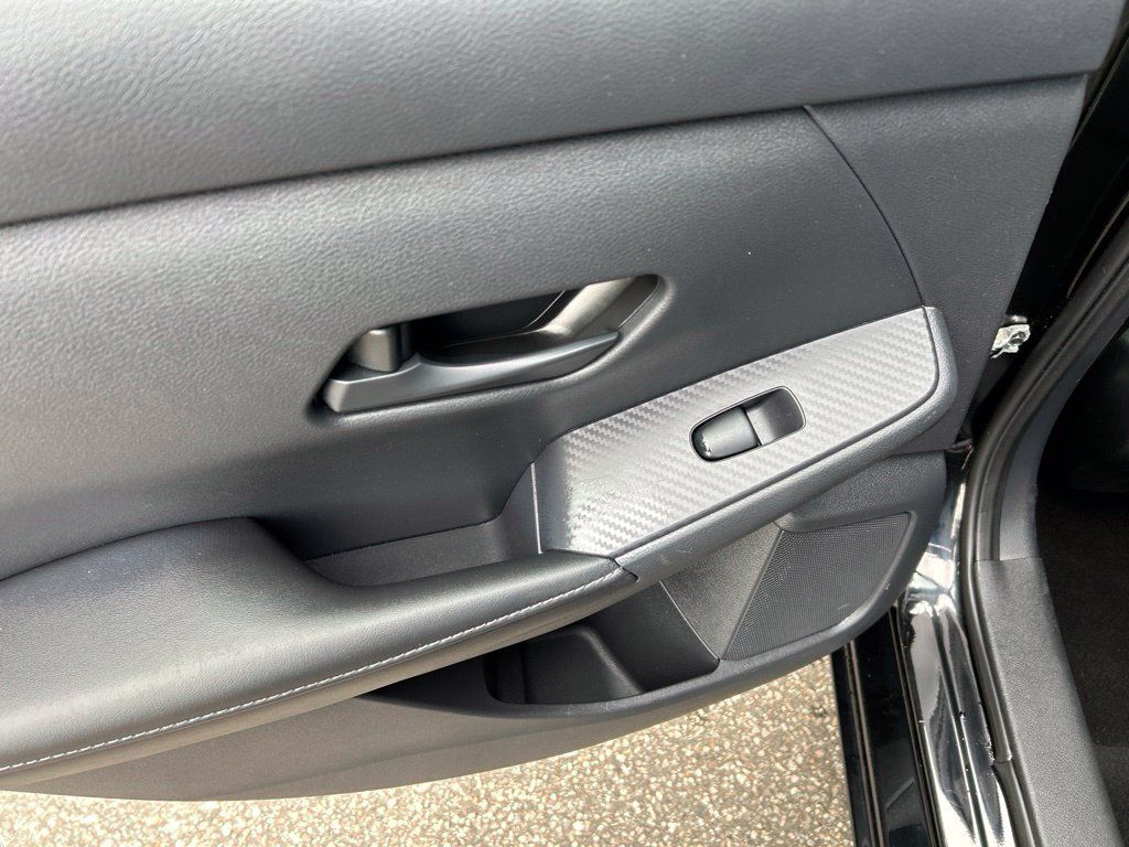 Used 2024 Nissan Sentra SV FWD image 26