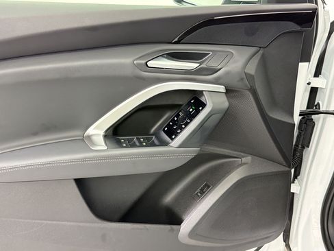Used 2025 Audi Q5 Premium w/ Convenience Package AWD/4WD image 12