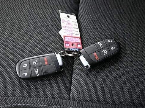 Used 2019 Dodge Charger SXT AWD/4WD image 28