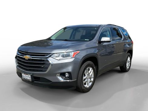Used 2020 Chevrolet Traverse LT FWD image 1