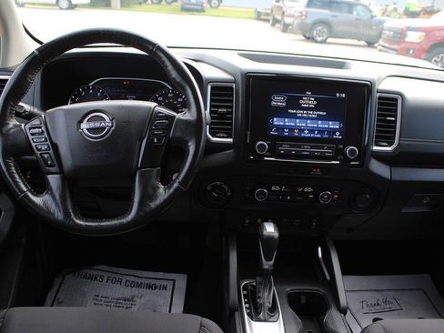 Used 2022 Nissan Frontier SV AWD/4WD image 10