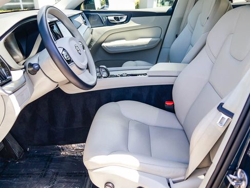 Used 2024 Volvo XC60 B5 Plus w/ Protection Package Premier image 21