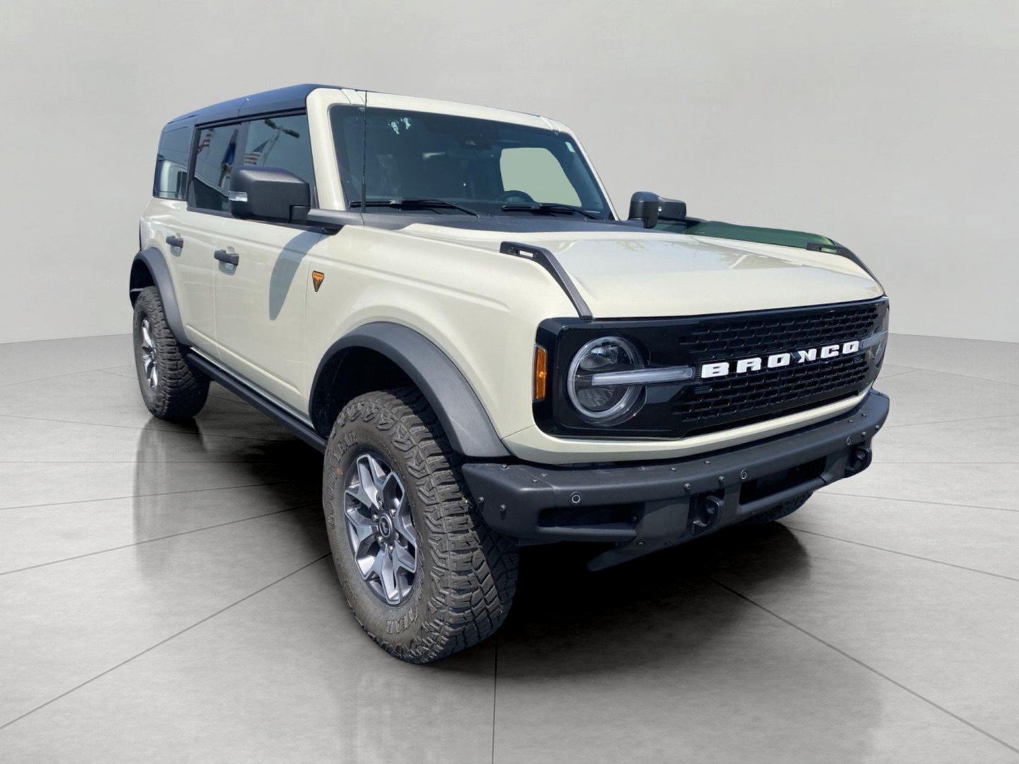 Used 2025 Ford Bronco Badlands AWD/4WD image 1