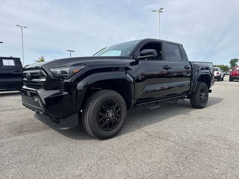 Used 2025 Toyota Tacoma SR5 RWD image 2